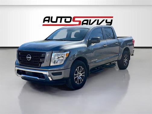 2023 Nissan Titan SV
