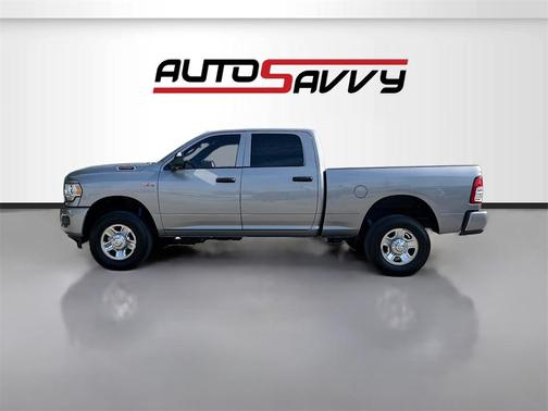 2022 RAM 2500 Tradesman Crew Cab 4x4 6'4' Box