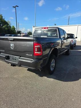 2022 RAM 2500 Laramie Crew Cab 4x4 6'4' Box