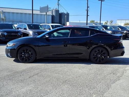2022 Nissan Maxima SR Xtronic CVT