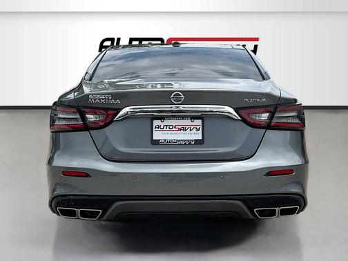 Gun Metallic 2022 Nissan Maxima 3.5 Platinum