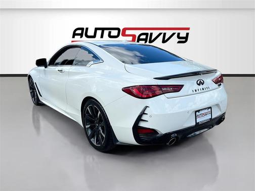 2022 INFINITI Q60 LUXE