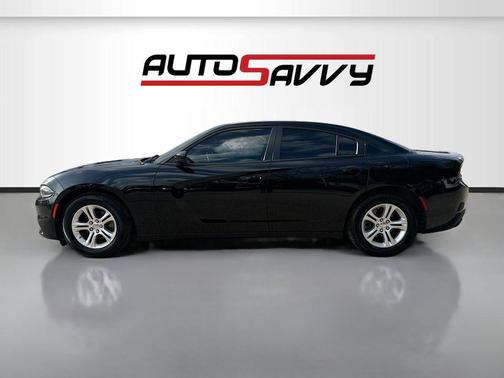 Pitch Black Clearcoat 2022 Dodge Charger SXT