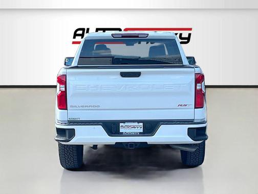 Summit White 2026 Chevrolet Silverado 1500 RST
