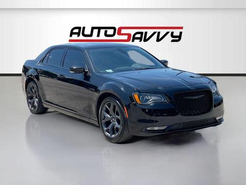 Gloss Black 2022 Chrysler 300 S