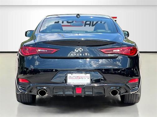2022 INFINITI Q60 LUXE