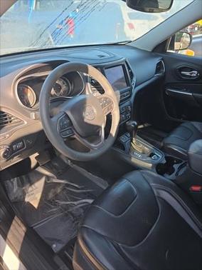 2022 Jeep Cherokee Latitude Lux