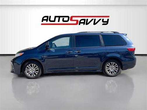2020 Toyota Sienna XLE