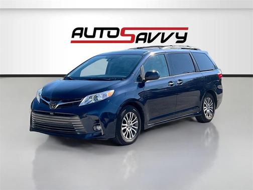 2020 Toyota Sienna XLE