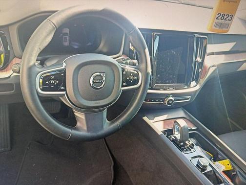 2025 Volvo V60 Cross Country Plus, B5 AWD Gas (mild hybrid)