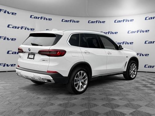 Alpine White 2023 BMW X5 PHEV xDrive45e