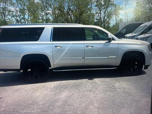 2020 Cadillac Escalade ESV Luxury