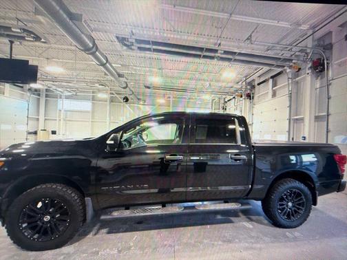 2019 Nissan Titan SL