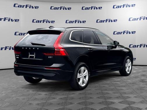 2022 Volvo XC60 B5 Momentum