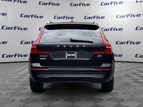 2022 Volvo XC60 B5 Momentum