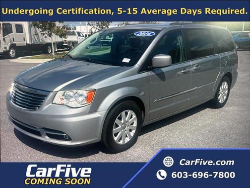 2016 Chrysler Town & Country Touring