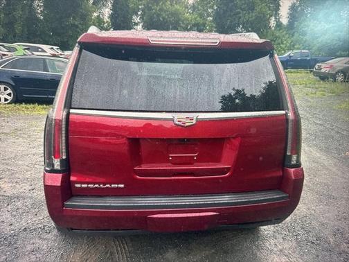 2017 Cadillac Escalade Luxury