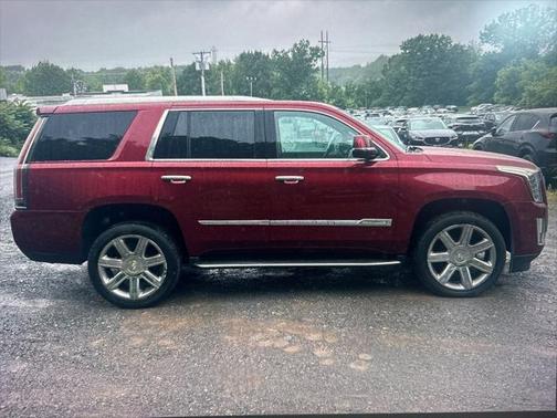 2017 Cadillac Escalade Luxury