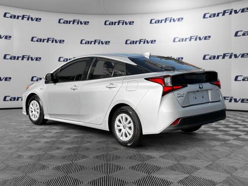 2021 Toyota Prius LE