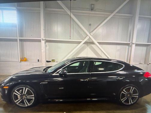 2014 Porsche Panamera 4S