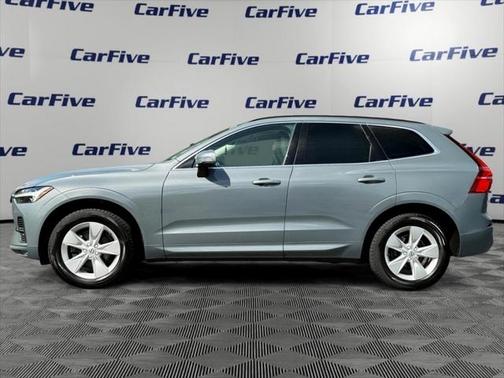2022 Volvo XC60 B5 Momentum