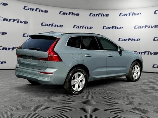 2022 Volvo XC60 B5 Momentum