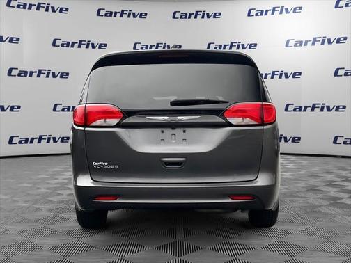 2020 Chrysler Voyager L