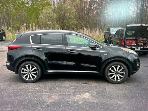Black Cherry 2018 Kia Sportage EX
