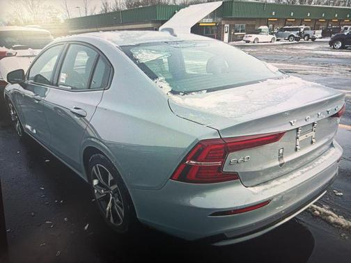 2025 Volvo S60 B5 Core