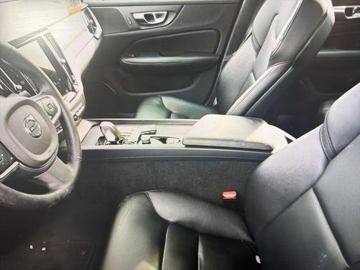 2025 Volvo S60 B5 Core