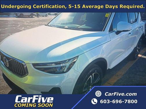 2025 Volvo XC40 B5 Core Bright Theme