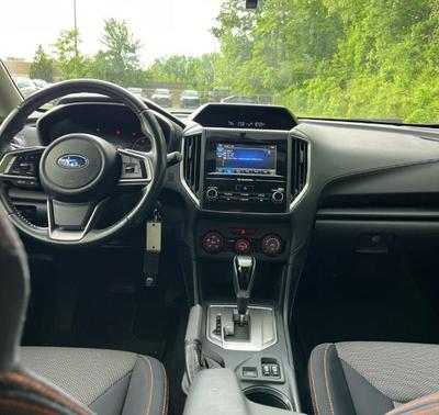 Crystal White Pearl 2018 Subaru Crosstrek 2.0i Premium