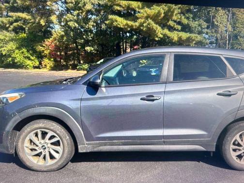 2016 Hyundai TUCSON SE