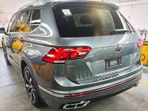 2022 Volkswagen Tiguan 2.0T SEL R-Line 4MOTION