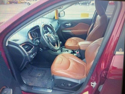 2019 Jeep Cherokee Overland