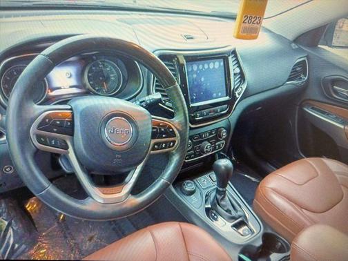 2019 Jeep Cherokee Overland