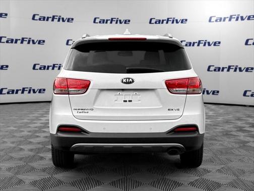 2017 Kia Sorento EX