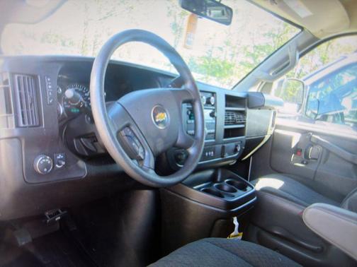 2024 Chevrolet Express 2500 RWD 2500 Regular Wheelbase WT