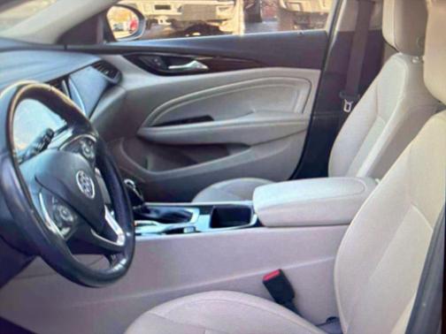 2019 Buick Regal TourX AWD Essence