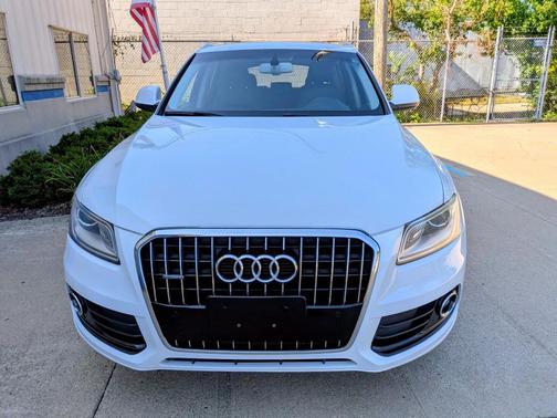 White 2013 Audi Q5 2.0T Premium Plus