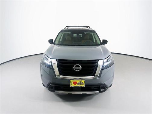 2025 Nissan Pathfinder Platinum FWD