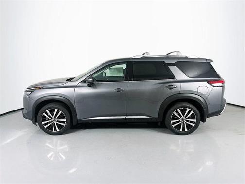 2025 Nissan Pathfinder Platinum FWD