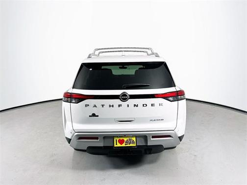 2025 Nissan Pathfinder Platinum FWD