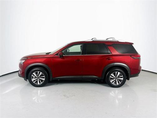 2023 Nissan Pathfinder SL FWD