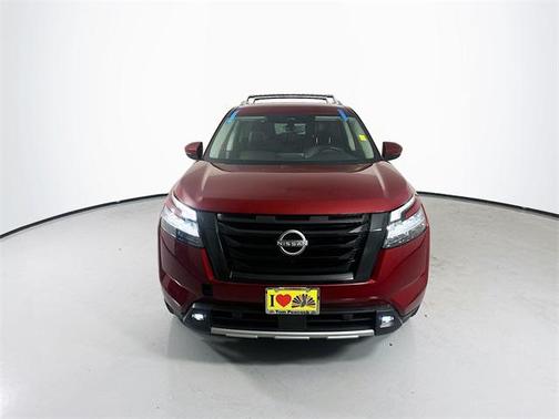 2023 Nissan Pathfinder SL FWD