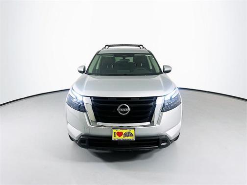 2025 Nissan Pathfinder SV FWD