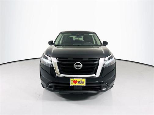 2025 Nissan Pathfinder S FWD
