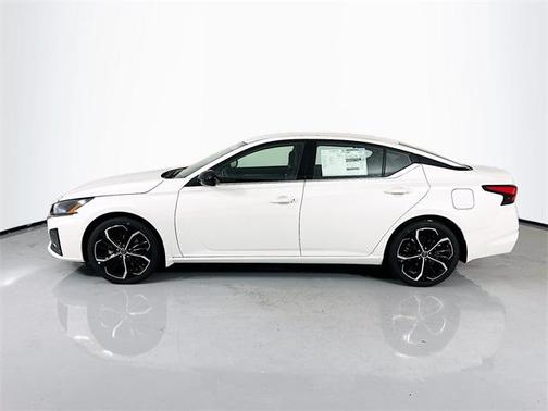 2025 Nissan Altima SR FWD