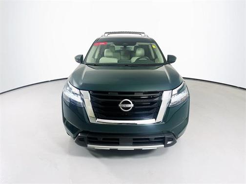 2024 Nissan Pathfinder SL FWD
