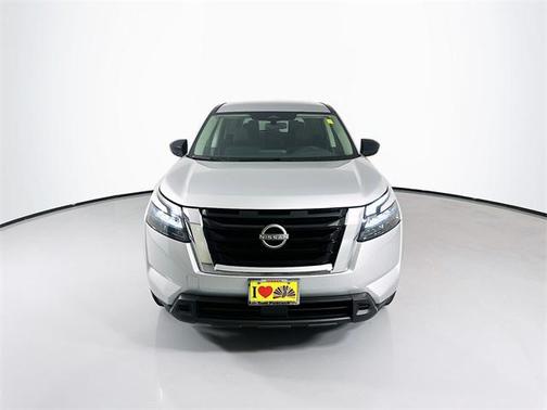 2024 Nissan Pathfinder S FWD